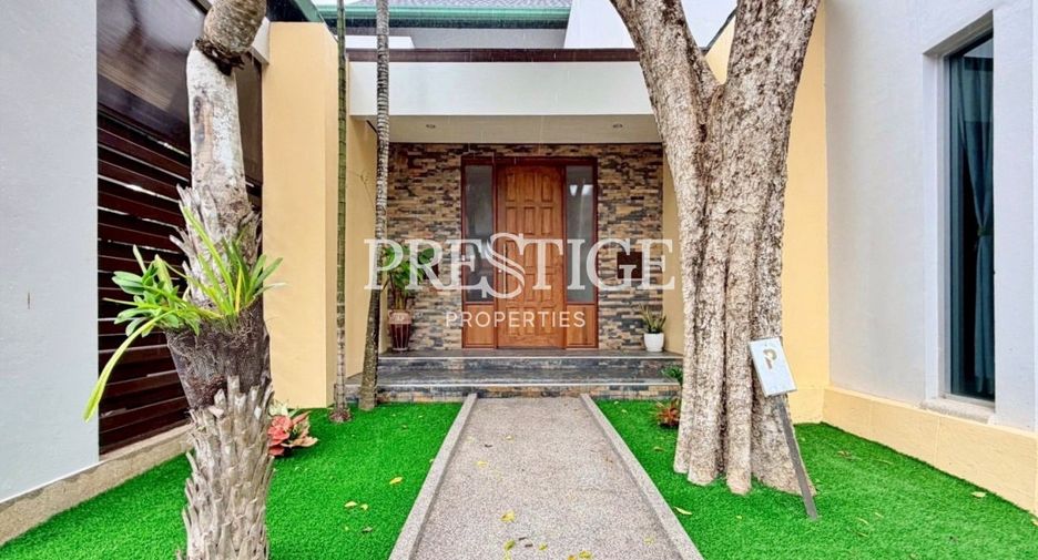 For sale 4 bedrooms house in Sattahip, Chonburi