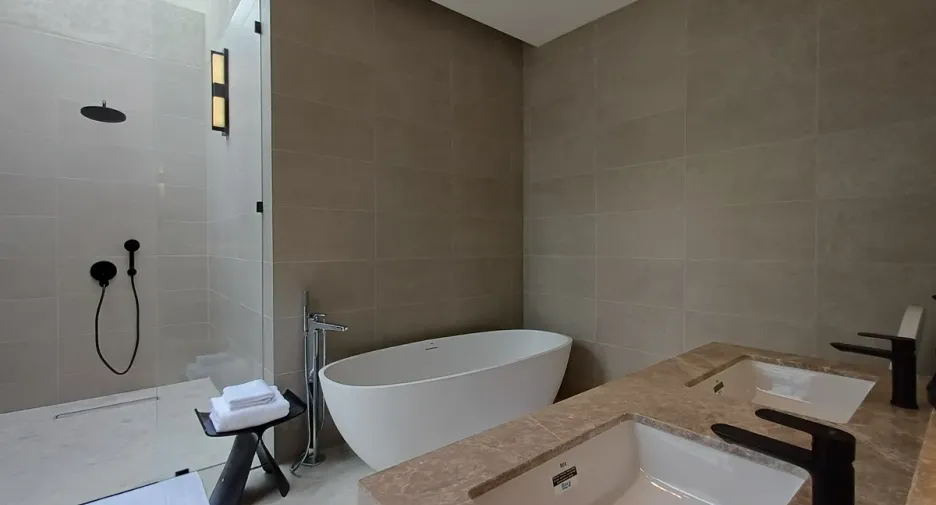 For rent and for sale 10 bedrooms house in Bang Lamung, Chonburi