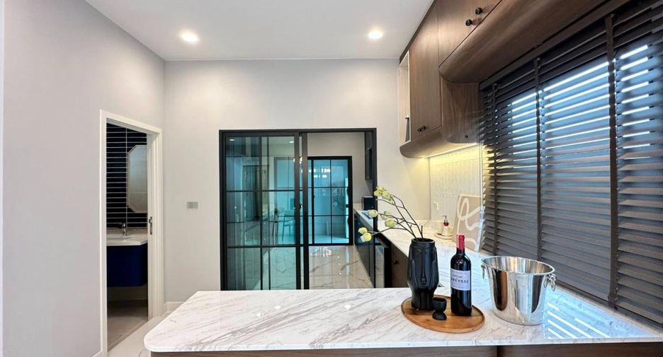 For rent 4 bedrooms house in Bang Phli, Samut Prakan