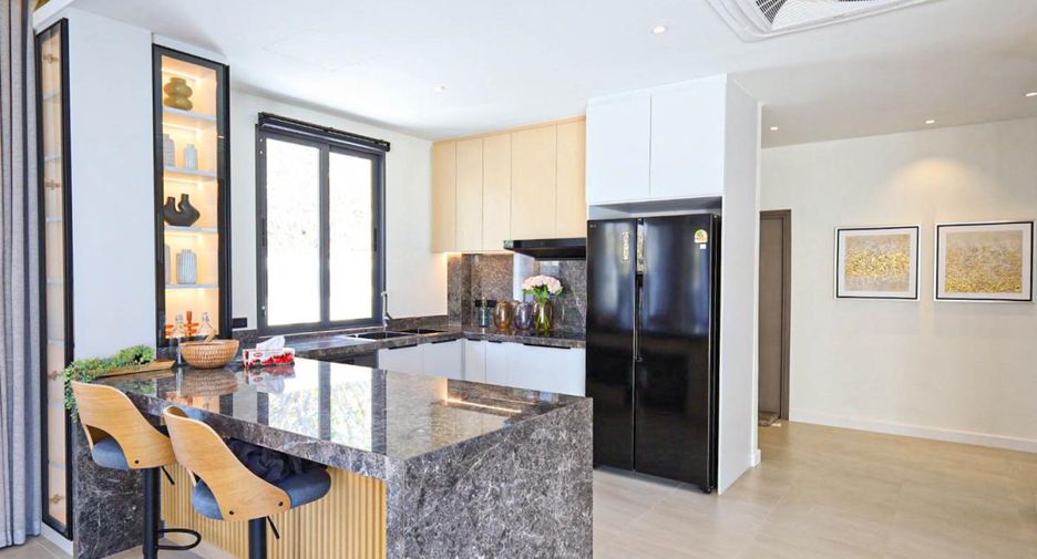 For sale 5 bedrooms villa in Bang Lamung, Chonburi