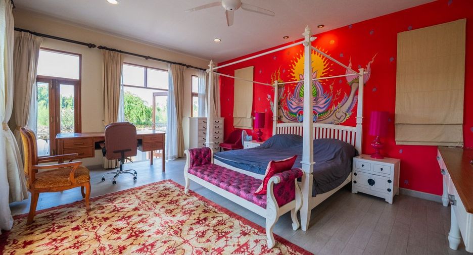 For sale 4 bedrooms house in Sattahip, Chonburi