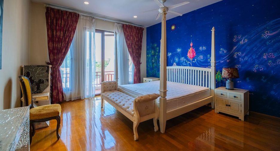 For sale 4 bedrooms house in Sattahip, Chonburi