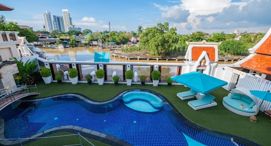 For sale 4 bedrooms house in Sattahip, Chonburi