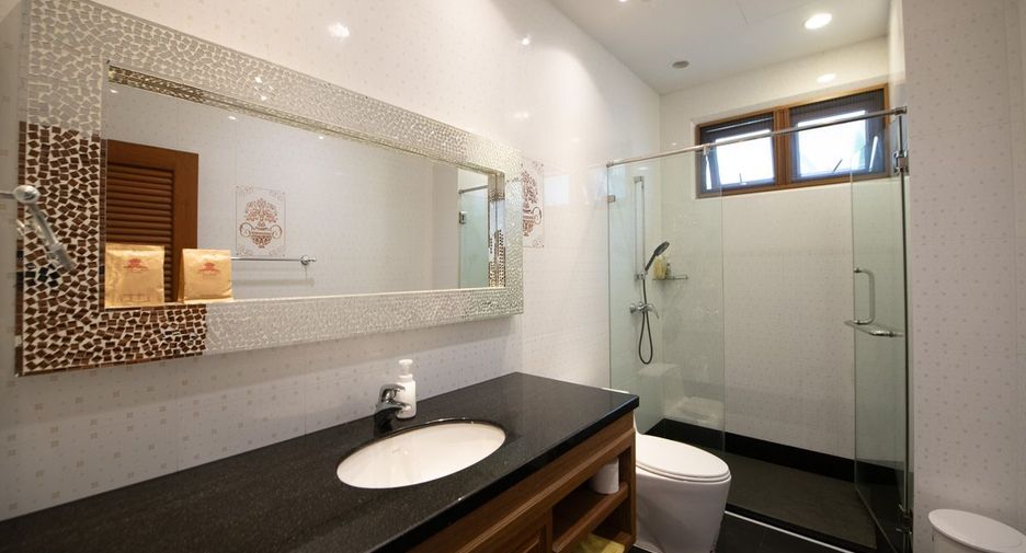 For sale 4 bedrooms house in Sattahip, Chonburi