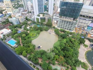 Condo en alquiler de 3 habitaciones en Khlong Toei, Bangkok