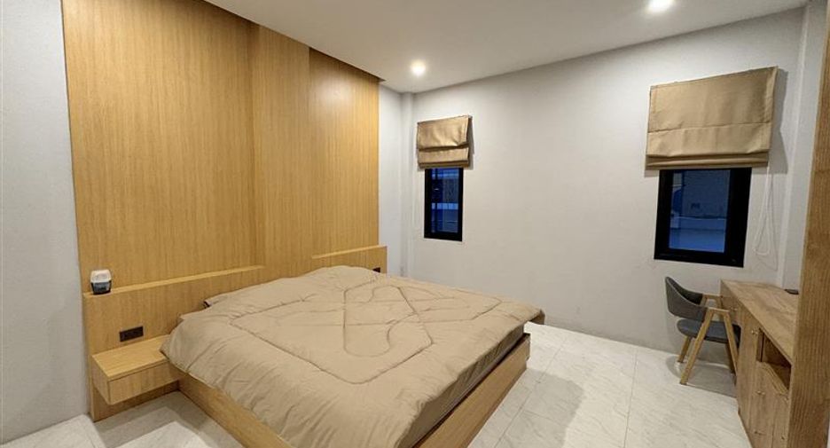 Haus zur Miete mit 3 Zimmer in Bang Lamung, Chonburi