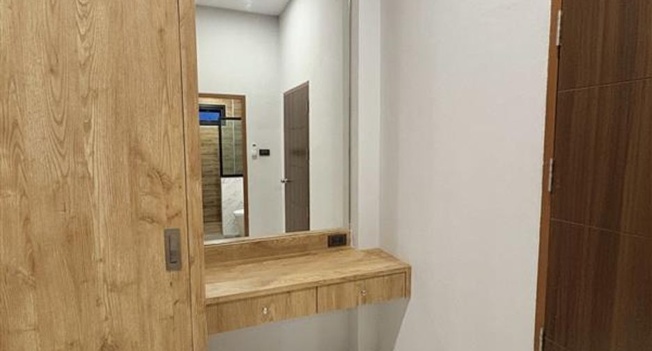 Haus zur Miete mit 3 Zimmer in Bang Lamung, Chonburi