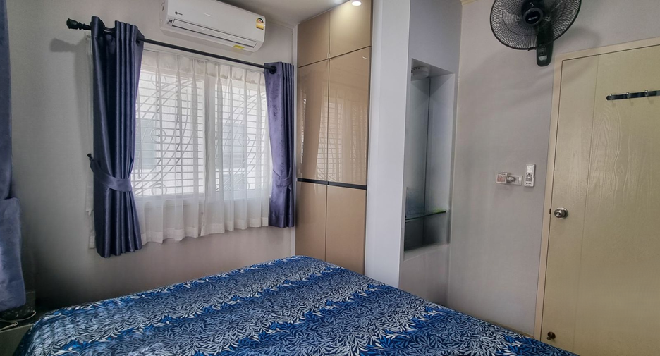 Casa en alquiler de 3 habitaciones en Bang Lamung, Chonburi