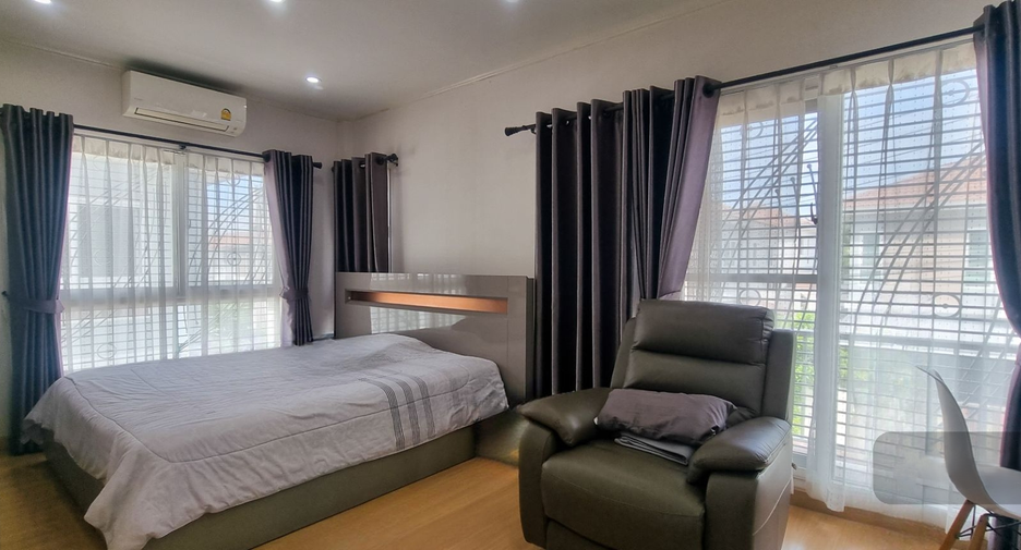 Casa en alquiler de 3 habitaciones en Bang Lamung, Chonburi