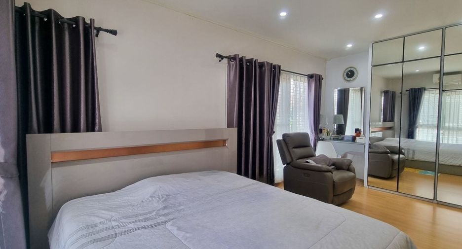 Casa en alquiler de 3 habitaciones en Bang Lamung, Chonburi