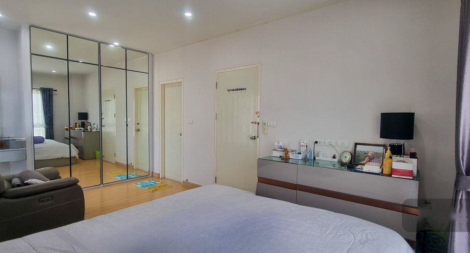 Casa en alquiler de 3 habitaciones en Bang Lamung, Chonburi