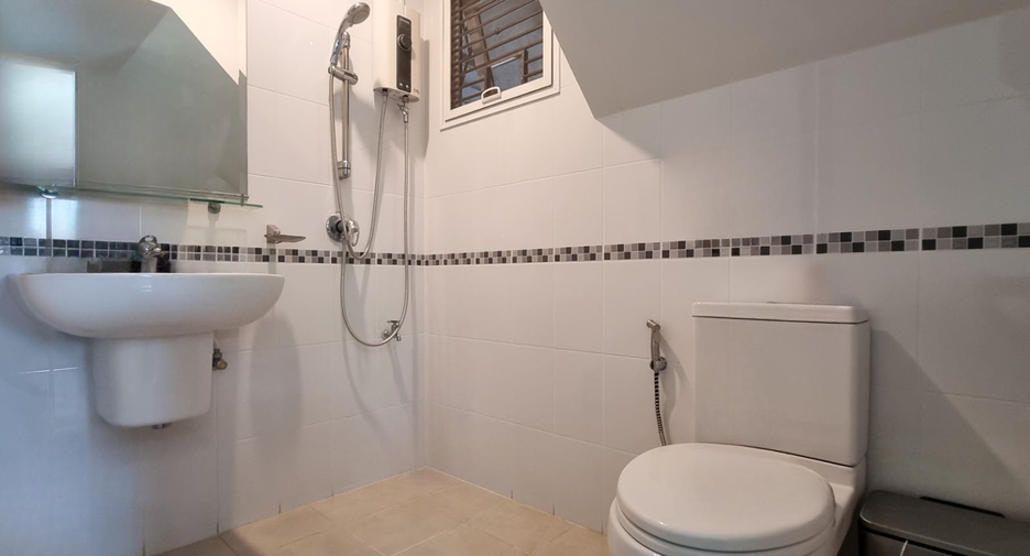 Casa en alquiler de 3 habitaciones en Bang Lamung, Chonburi