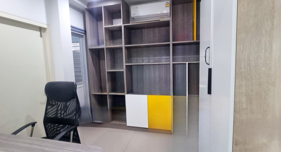 Casa en alquiler de 3 habitaciones en Bang Lamung, Chonburi