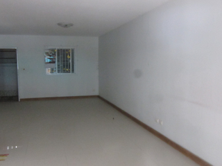 Casa adosada en venta de 3 habitaciones en Pluak Daeng, Rayong