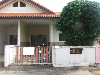 Casa adosada en venta de 2 habitaciones en Pluak Daeng, Rayong