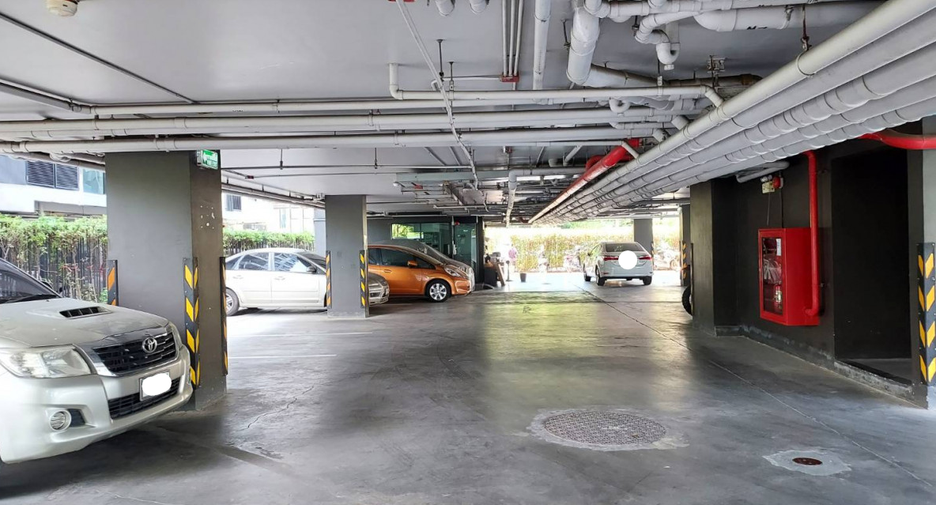For sale 1 bed condo in Bang Khen, Bangkok