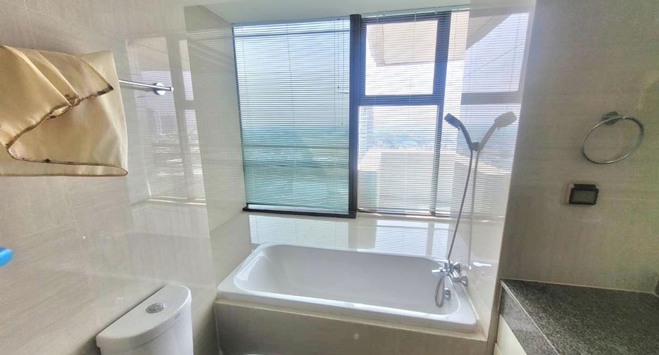 For rent 3 bedrooms condo in Yan Nawa, Bangkok