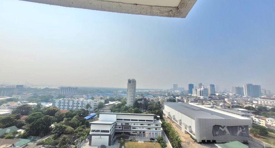 For rent 3 bedrooms condo in Yan Nawa, Bangkok
