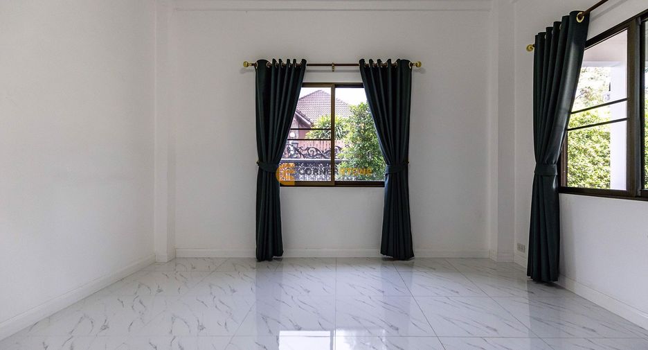 For sale 3 bedrooms house in East Pattaya, Pattaya