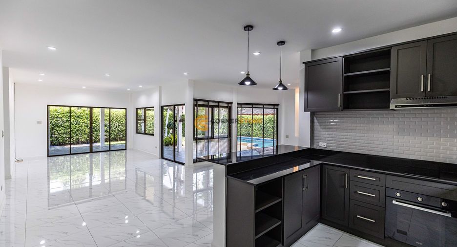 For sale 3 bedrooms house in East Pattaya, Pattaya