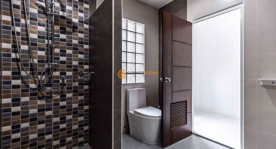 For sale 3 bedrooms house in East Pattaya, Pattaya