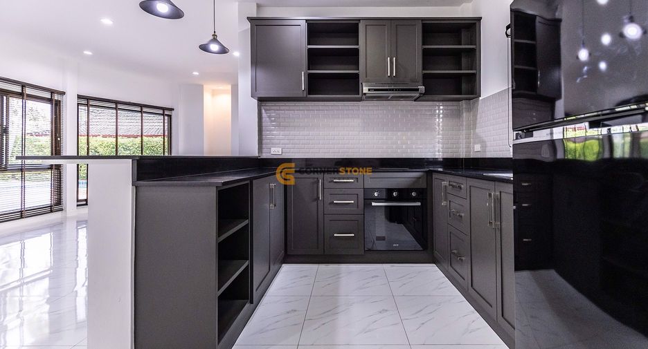 For sale 3 bedrooms house in East Pattaya, Pattaya