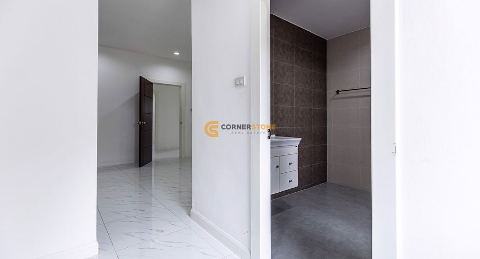 For sale 3 bedrooms house in East Pattaya, Pattaya