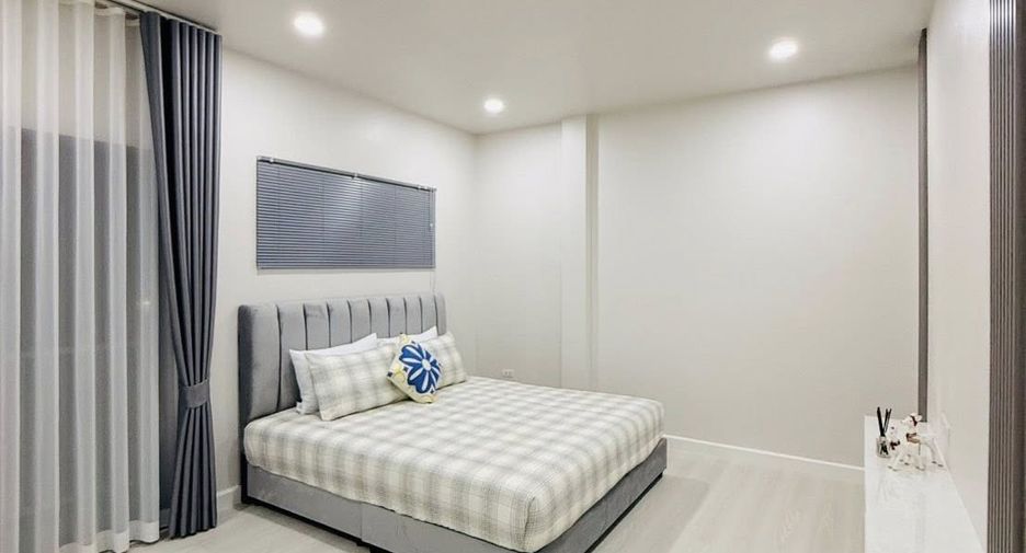 For sale 2 bedrooms townhouse in Bang Lamung, Chonburi