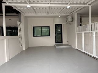For sale 2 bedrooms townhouse in Bang Lamung, Chonburi