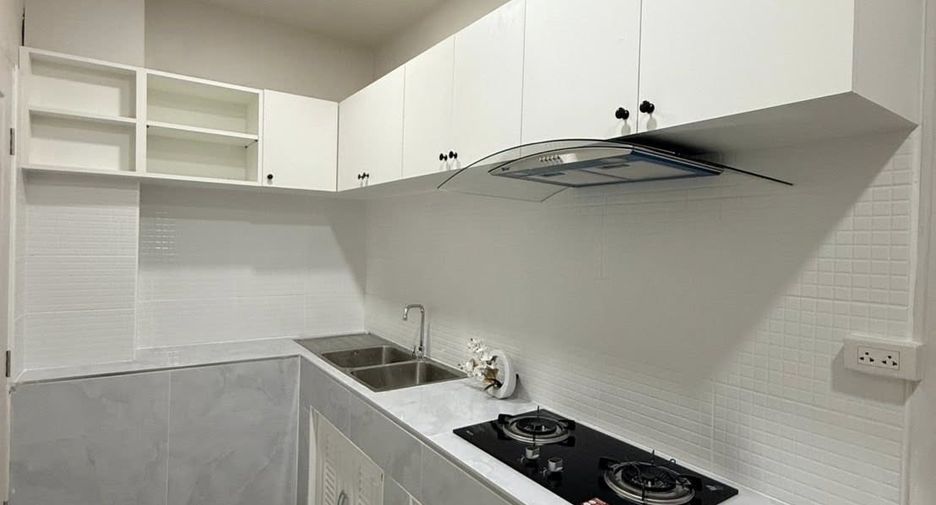 For sale 2 bedrooms townhouse in Bang Lamung, Chonburi