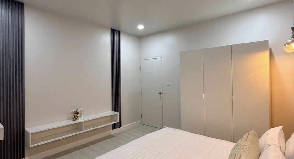 For sale 2 bedrooms townhouse in Bang Lamung, Chonburi