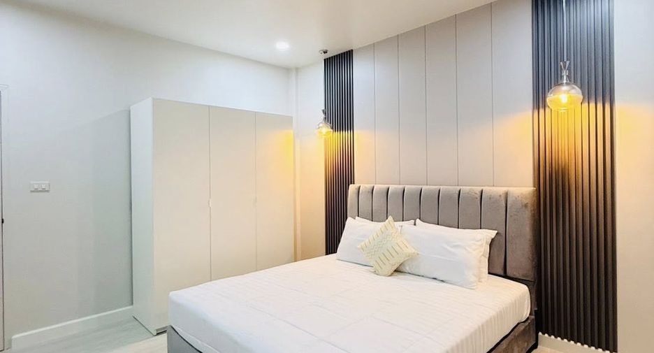 For sale 2 bedrooms townhouse in Bang Lamung, Chonburi