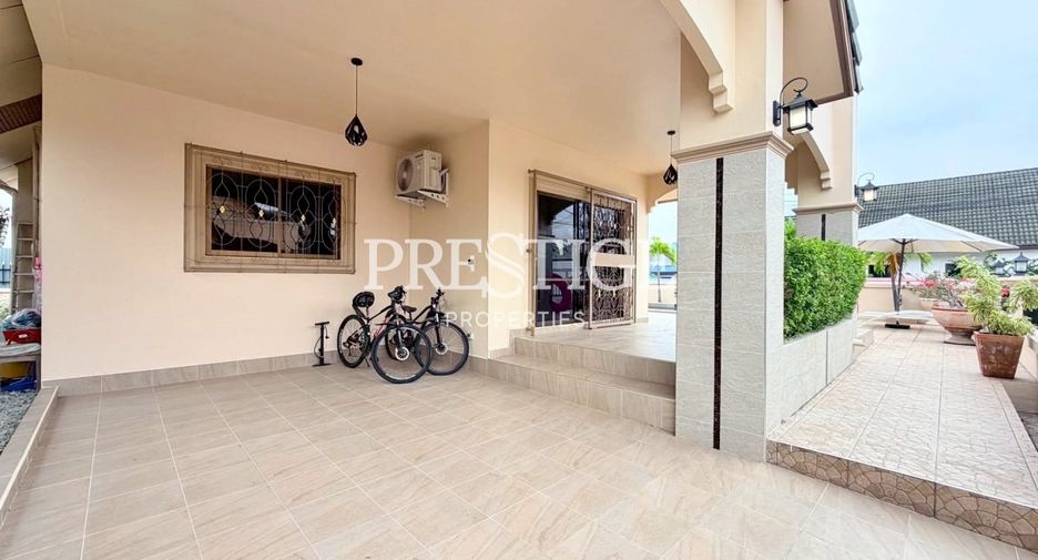 For sale 3 bedrooms house in East Pattaya, Pattaya