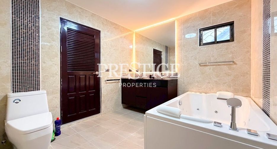 For sale 3 bedrooms house in East Pattaya, Pattaya