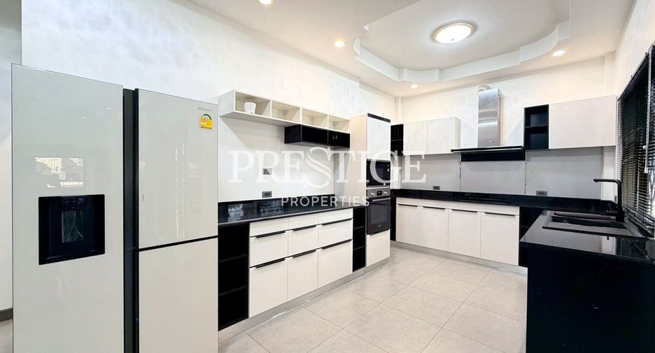 For sale 3 bedrooms house in East Pattaya, Pattaya