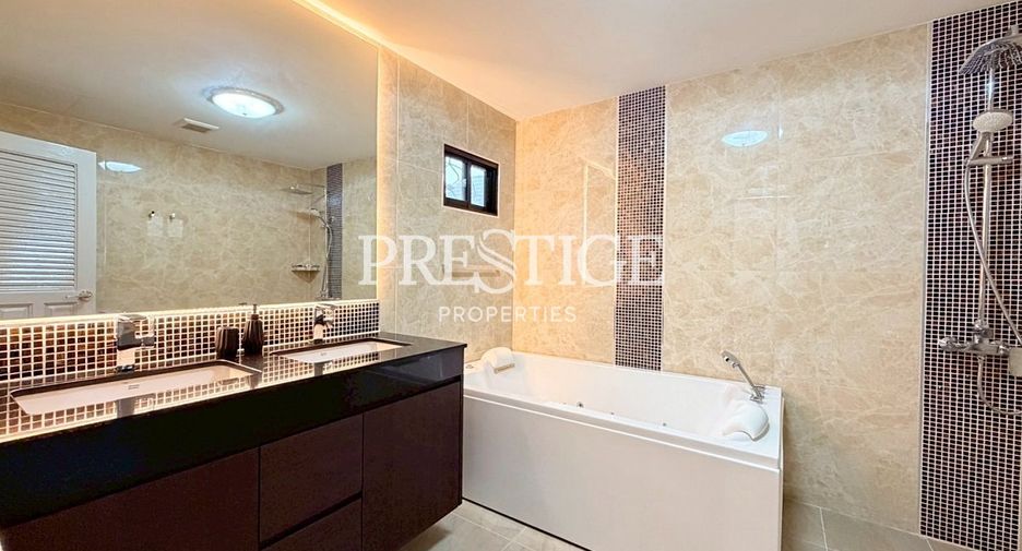 For sale 3 bedrooms house in East Pattaya, Pattaya