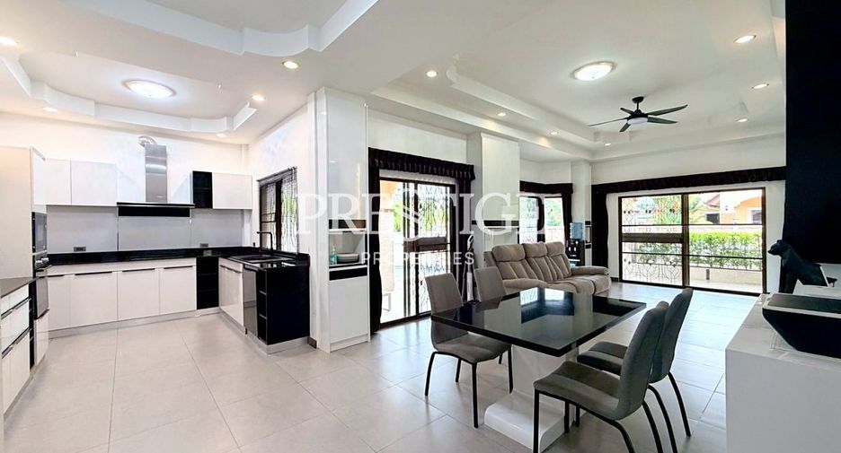 For sale 3 bedrooms house in East Pattaya, Pattaya