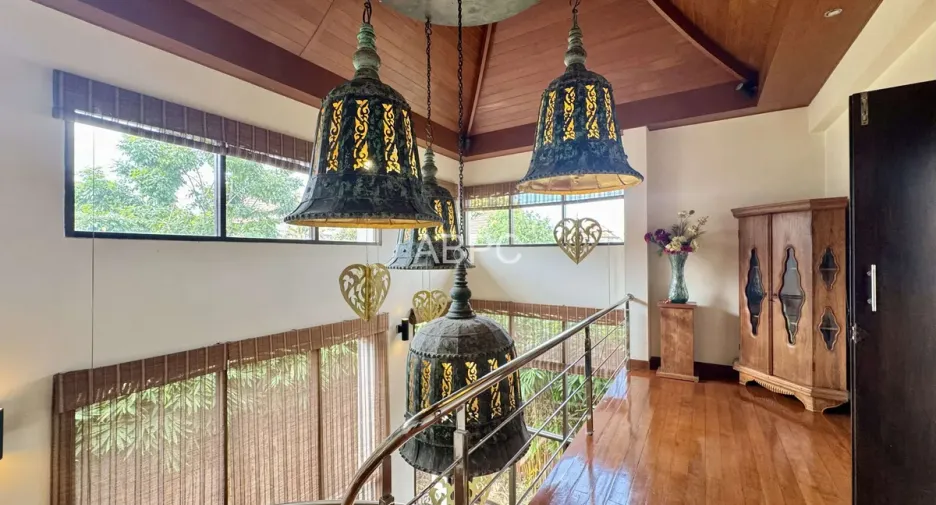 For rent and for sale 5 bedrooms house in Bang Lamung, Chonburi