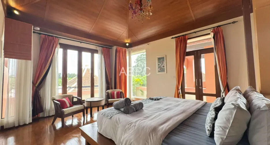 For rent and for sale 5 bedrooms house in Bang Lamung, Chonburi