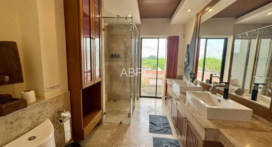 For rent and for sale 5 bedrooms house in Bang Lamung, Chonburi