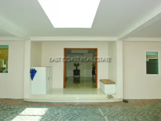 For rent and for sale 6 bedrooms house in Bang Lamung, Chonburi