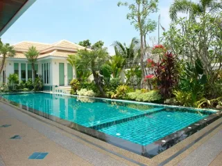 For rent and for sale 6 bedrooms house in Bang Lamung, Chonburi
