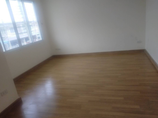 À vendre 3 chambres maison de ville à Pluak Daeng, Rayong