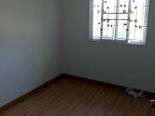 Casa adosada en venta de 3 habitaciones en Pluak Daeng, Rayong