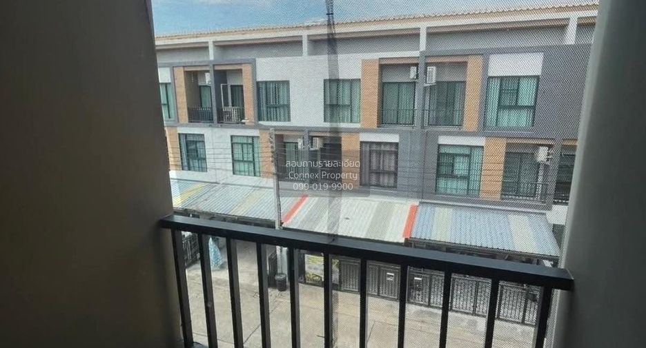 For sale 2 bedrooms townhouse in Min Buri, Bangkok