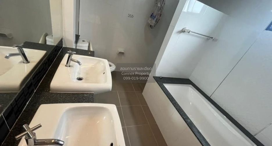 For sale 2 bedrooms townhouse in Min Buri, Bangkok