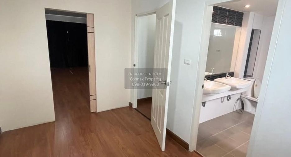 For sale 2 bedrooms townhouse in Min Buri, Bangkok