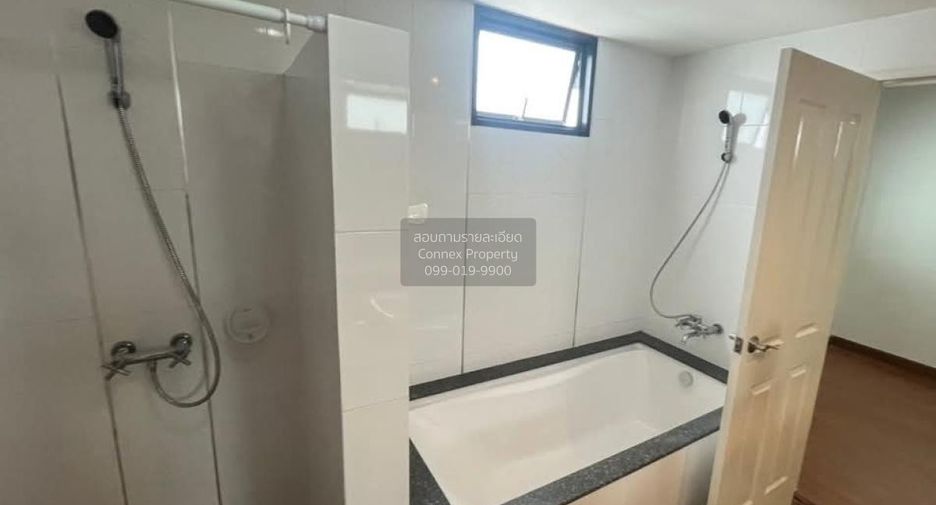 For sale 2 bedrooms townhouse in Min Buri, Bangkok