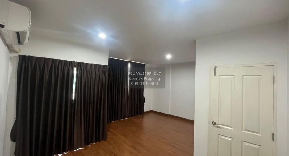 For sale 2 bedrooms townhouse in Min Buri, Bangkok