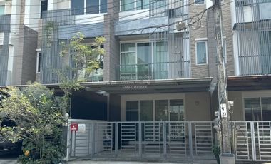 出售 3 卧室 联排别墅 在 Bang Kapi, 曼谷